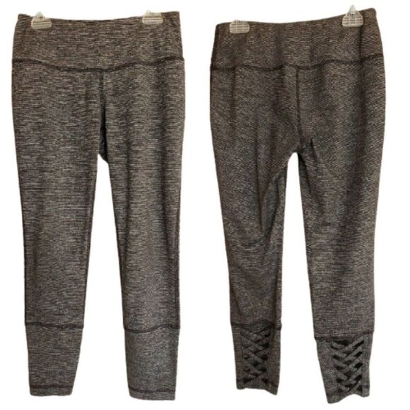 Women's Yoga Everyday Workout Capri Cut Out Crop Pants Leggings Grey XS NWOT - Picture 1 of 6